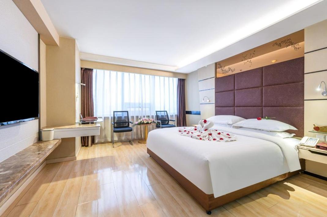 Jinan Yuquan Simpson Hotel Eksteriør billede