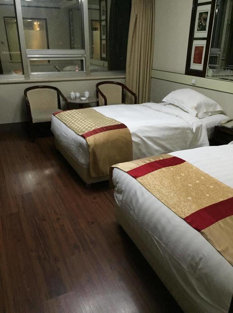 Jinan Yuquan Simpson Hotel Eksteriør billede