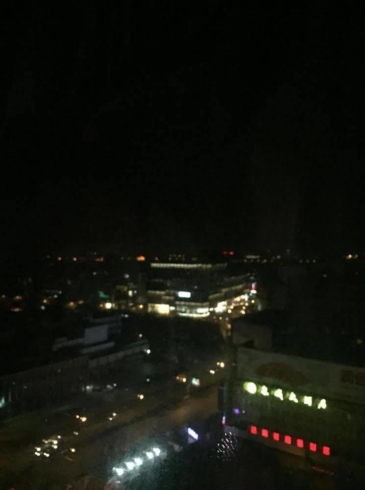 Jinan Yuquan Simpson Hotel Eksteriør billede